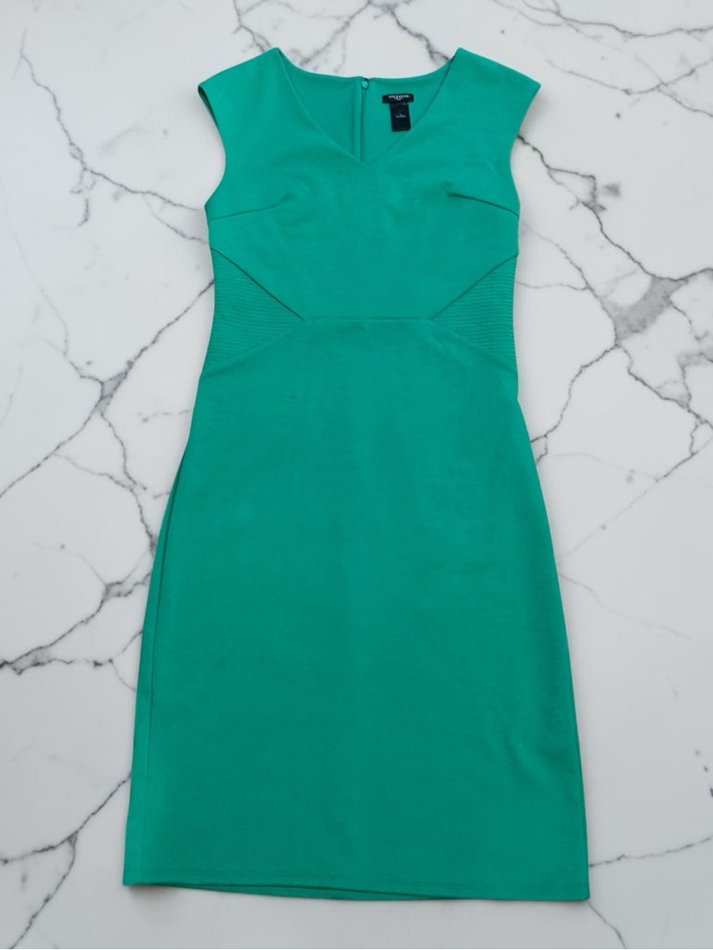 Kelly Green Cap-Sleeve Sheath Dress Ann Taylor size 0 stretchy classy